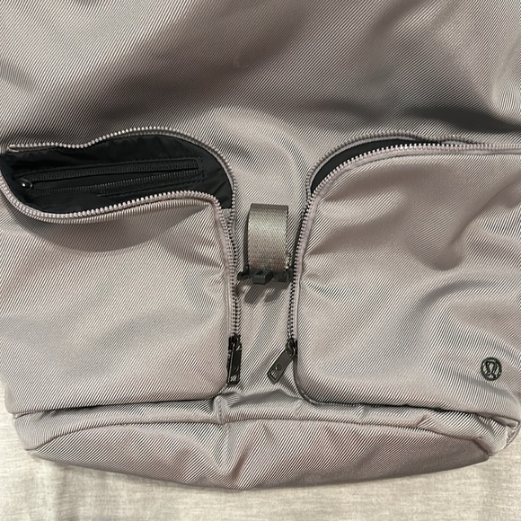 Lululemon carry onward rucksack - Picture 5 of 6